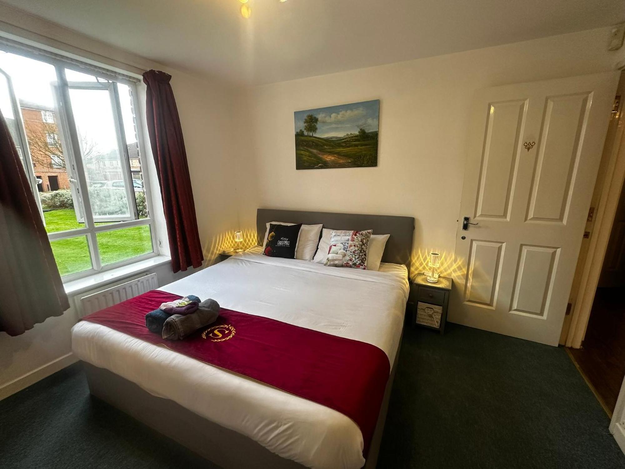 London 2 Bed 2 Bath Apartment Holiday Home - Free Parking - 3Min Walk To The Train Station - 19Min To London Liverpool Street 5Min To Victoria Line 1Gb Broadband Super Fast Internet Ground Floor 100S Of Shops Restaurants Bakeries 24-Hour Asda Superst Exteriér fotografie