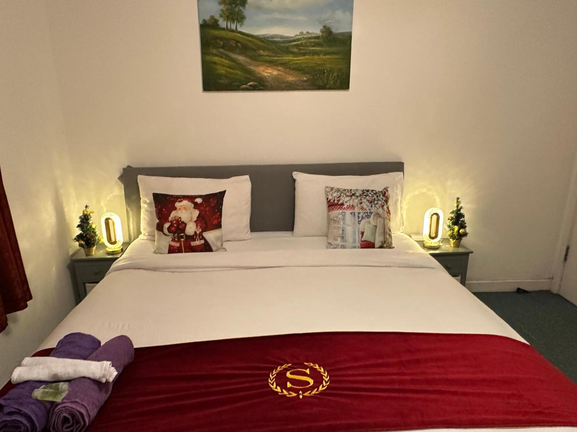 London 2 Bed 2 Bath Apartment Holiday Home - Free Parking - 3Min Walk To The Train Station - 19Min To London Liverpool Street 5Min To Victoria Line 1Gb Broadband Super Fast Internet Ground Floor 100S Of Shops Restaurants Bakeries 24-Hour Asda Superst Exteriér fotografie