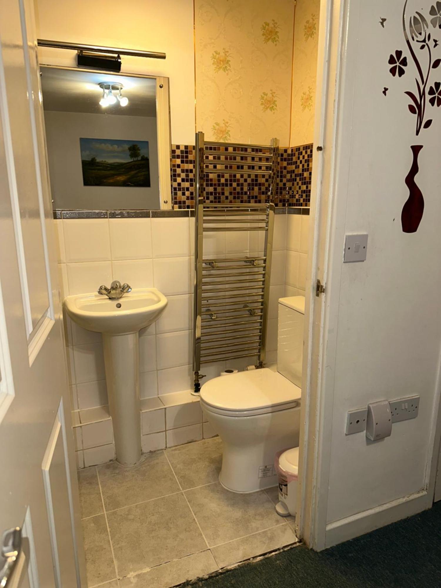 London 2 Bed 2 Bath Apartment Holiday Home - Free Parking - 3Min Walk To The Train Station - 19Min To London Liverpool Street 5Min To Victoria Line 1Gb Broadband Super Fast Internet Ground Floor 100S Of Shops Restaurants Bakeries 24-Hour Asda Superst Exteriér fotografie